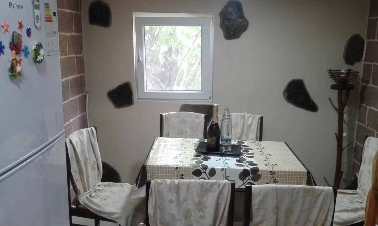 Guest House Nima Borjomi Exterior foto