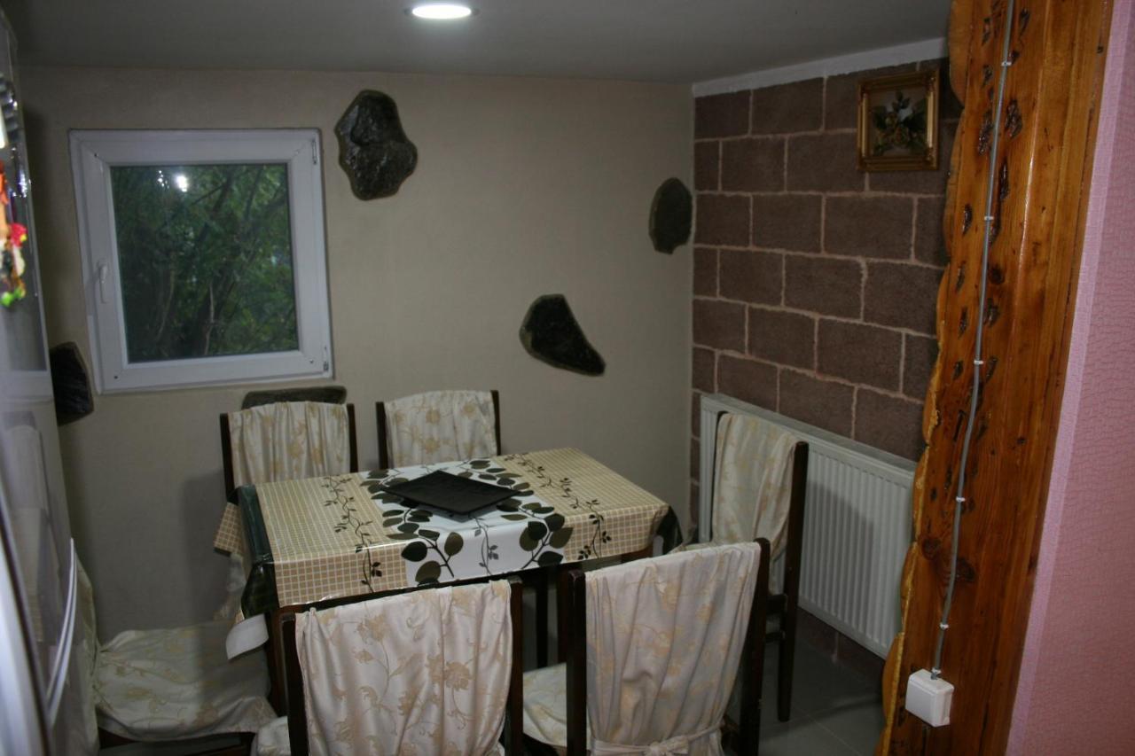 Guest House Nima Borjomi Exterior foto